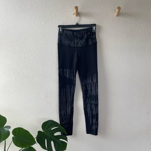 The North Face Tie-Dye FlashDry Tech Leggings/Tights